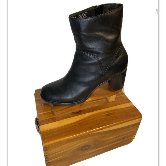 Clarks Shoes - Clarks Indigo Leather Boots Black 6.5